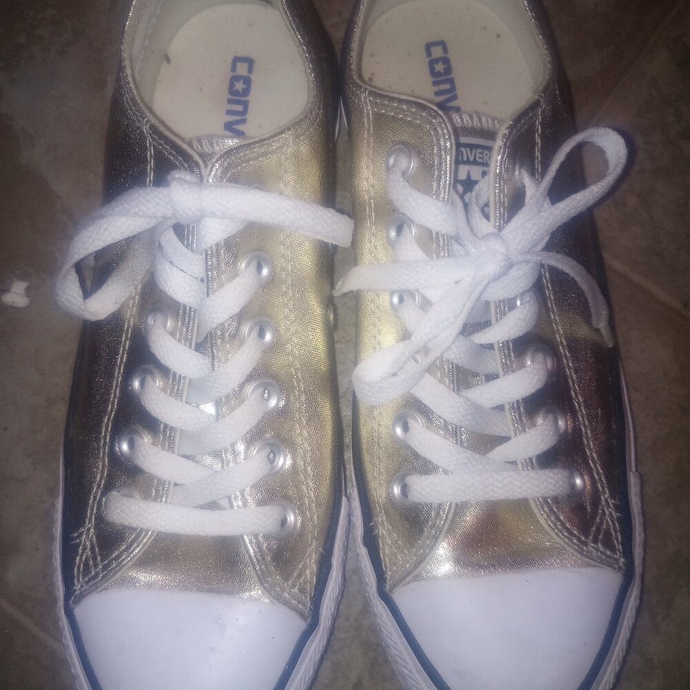 SIZE 7½ WOMEN'S CONVERSE $30..  BRAND NEW, NEVER WORN